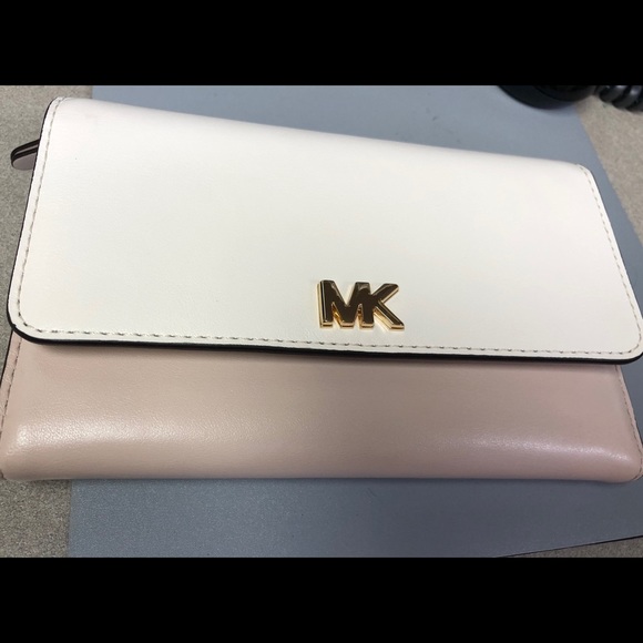 MK purse with matching wallet - Picture 2 of 5